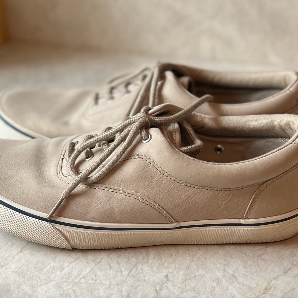 Sperry Tan Sneakers Versatile Casual Style
